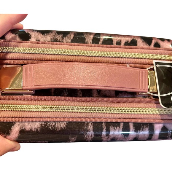 Leopard Print Travel Bag - Picture 8 of 9